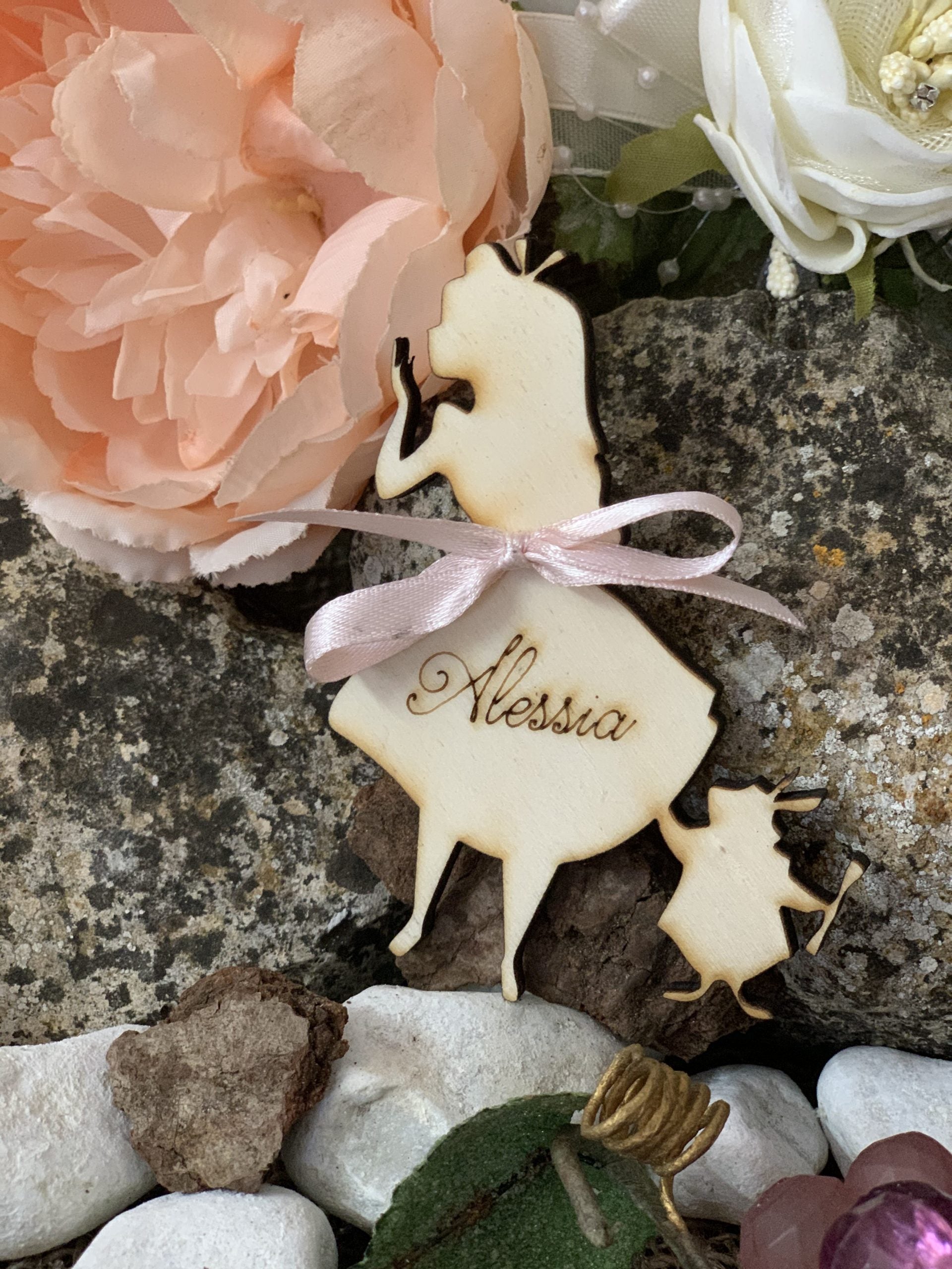 Segnaposto tema fiaba fanciulla nel paese incantato 1