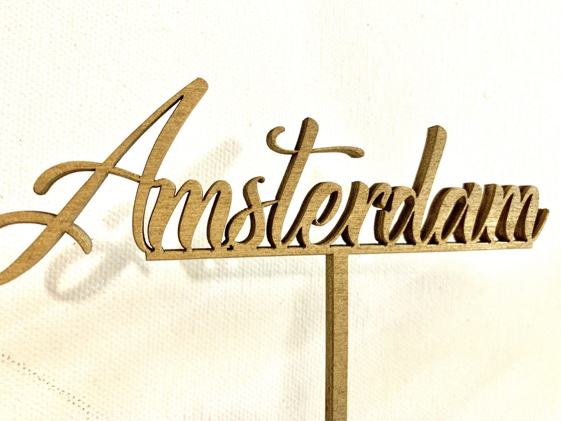 Segnatavolo in legno con scritta Matrimonio 1