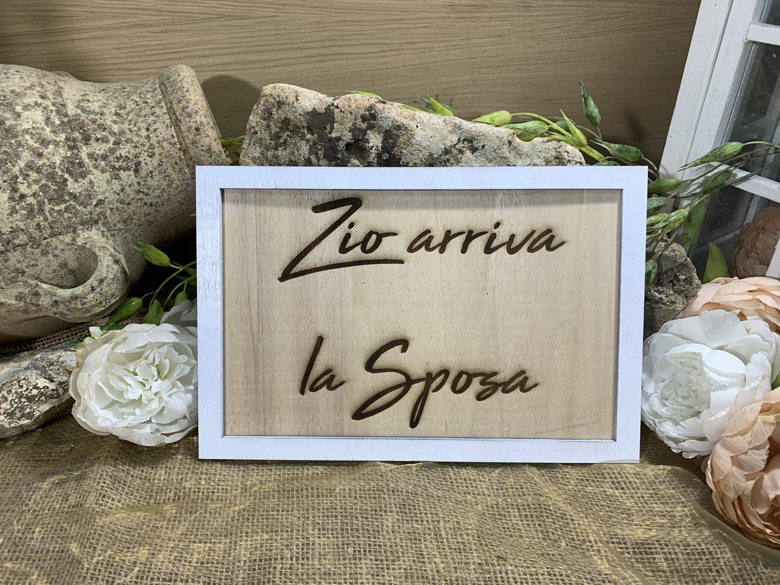 Targa Cornice in legno Arriva la Sposa