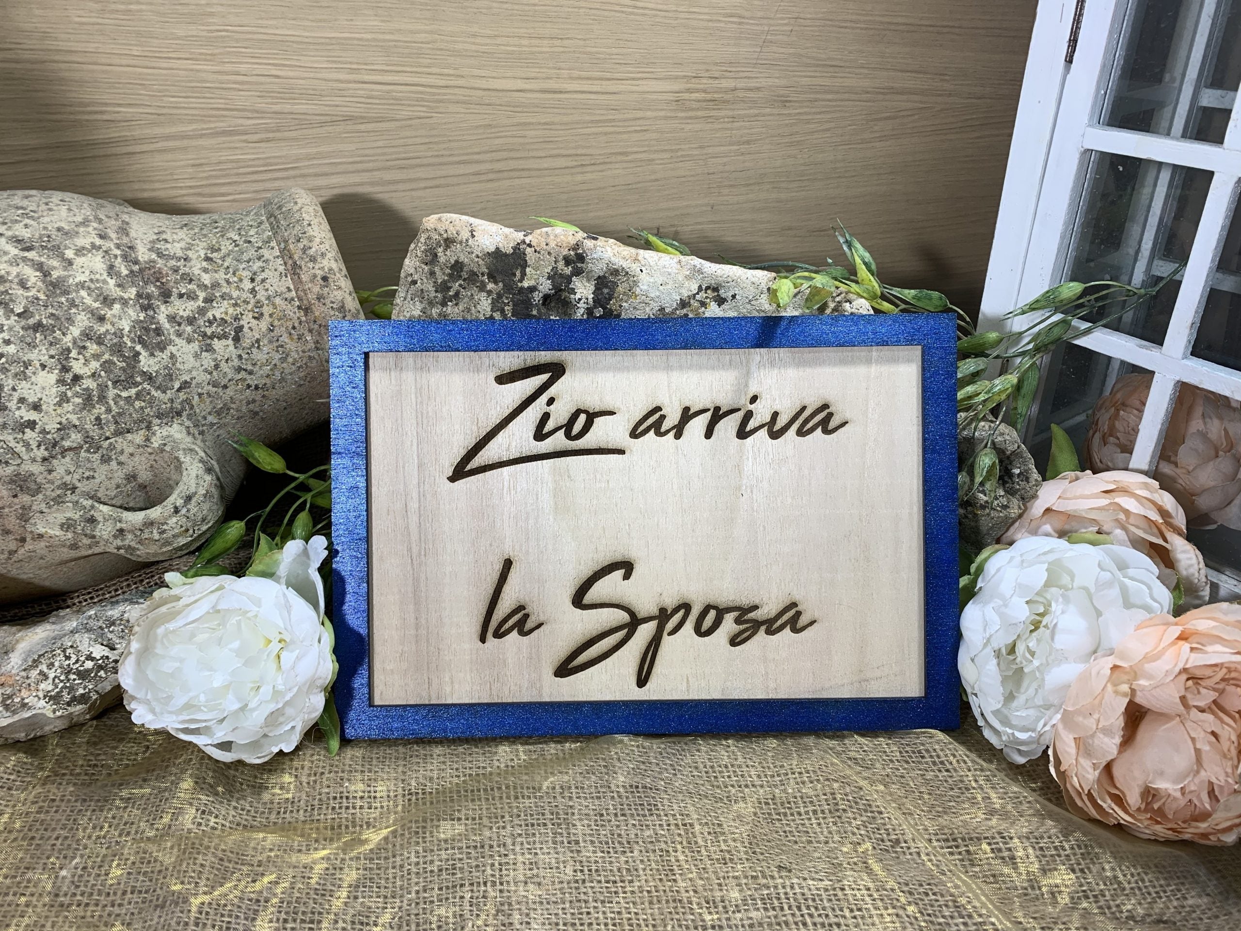 Targa Cornice in legno Arriva la Sposa 2