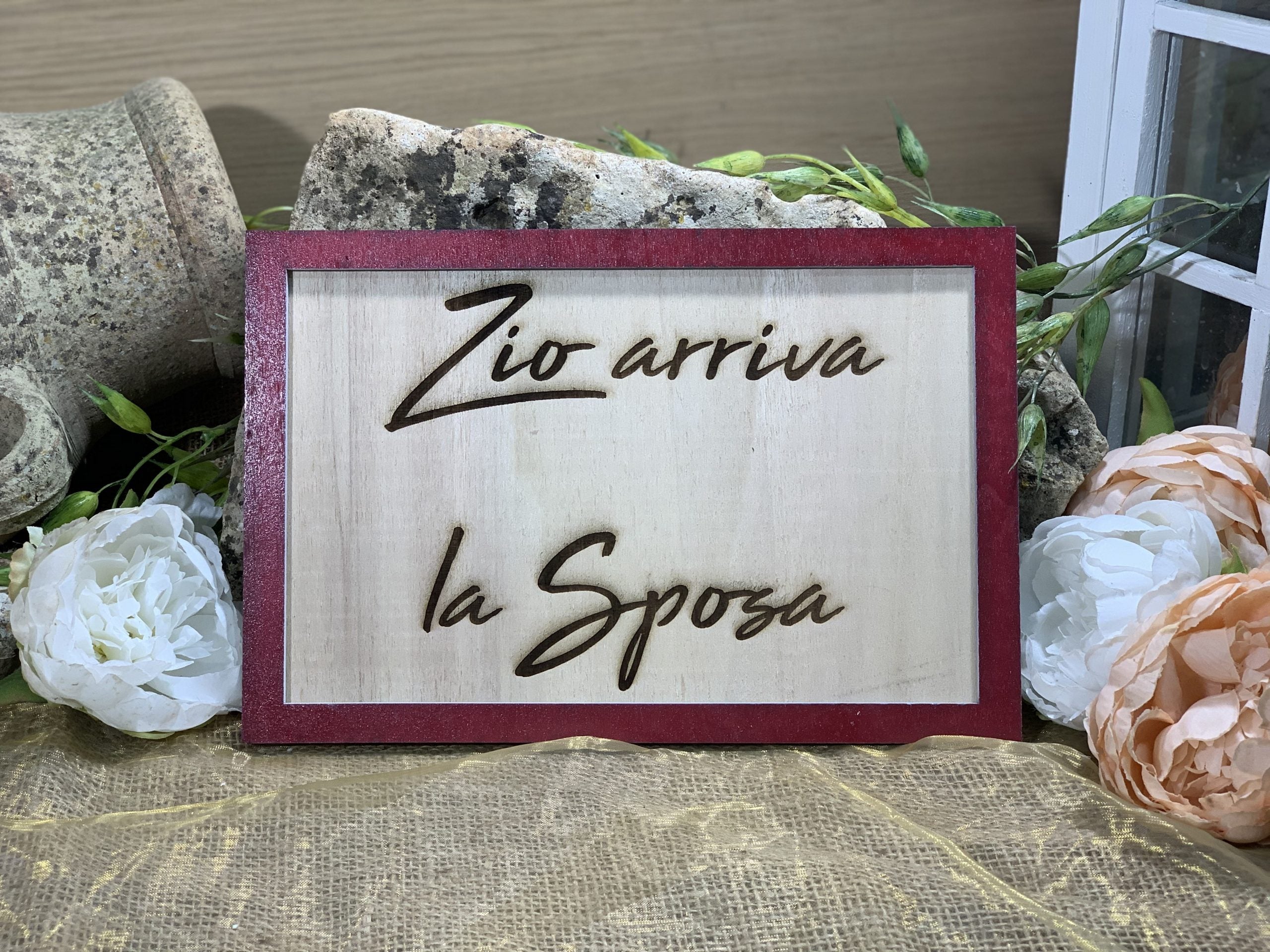 Targa Cornice in legno Arriva la Sposa