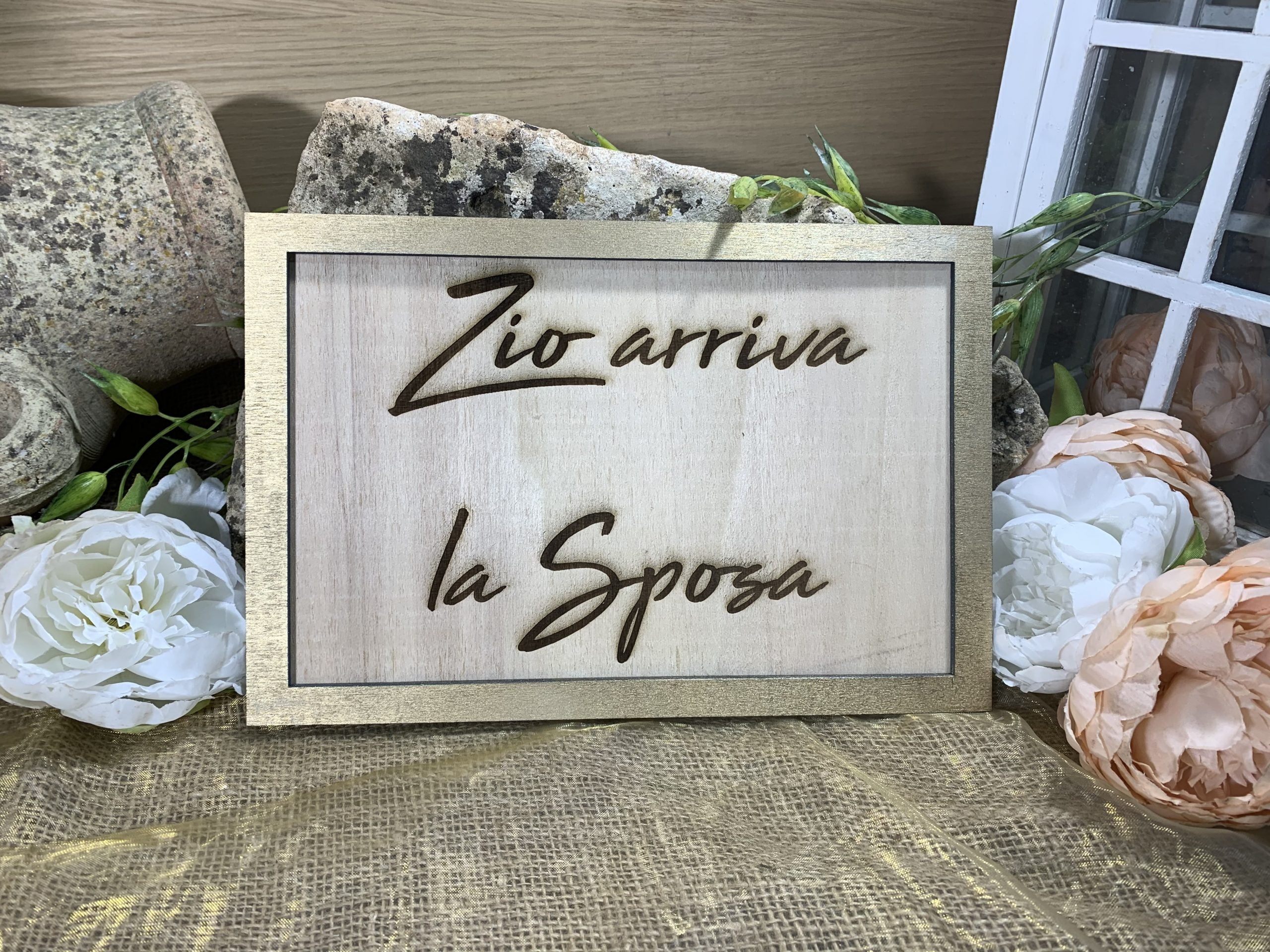 Targa Cornice in legno Arriva la Sposa 4