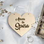 Targa cuore in legno Arriva la Sposa Idea's Cottage