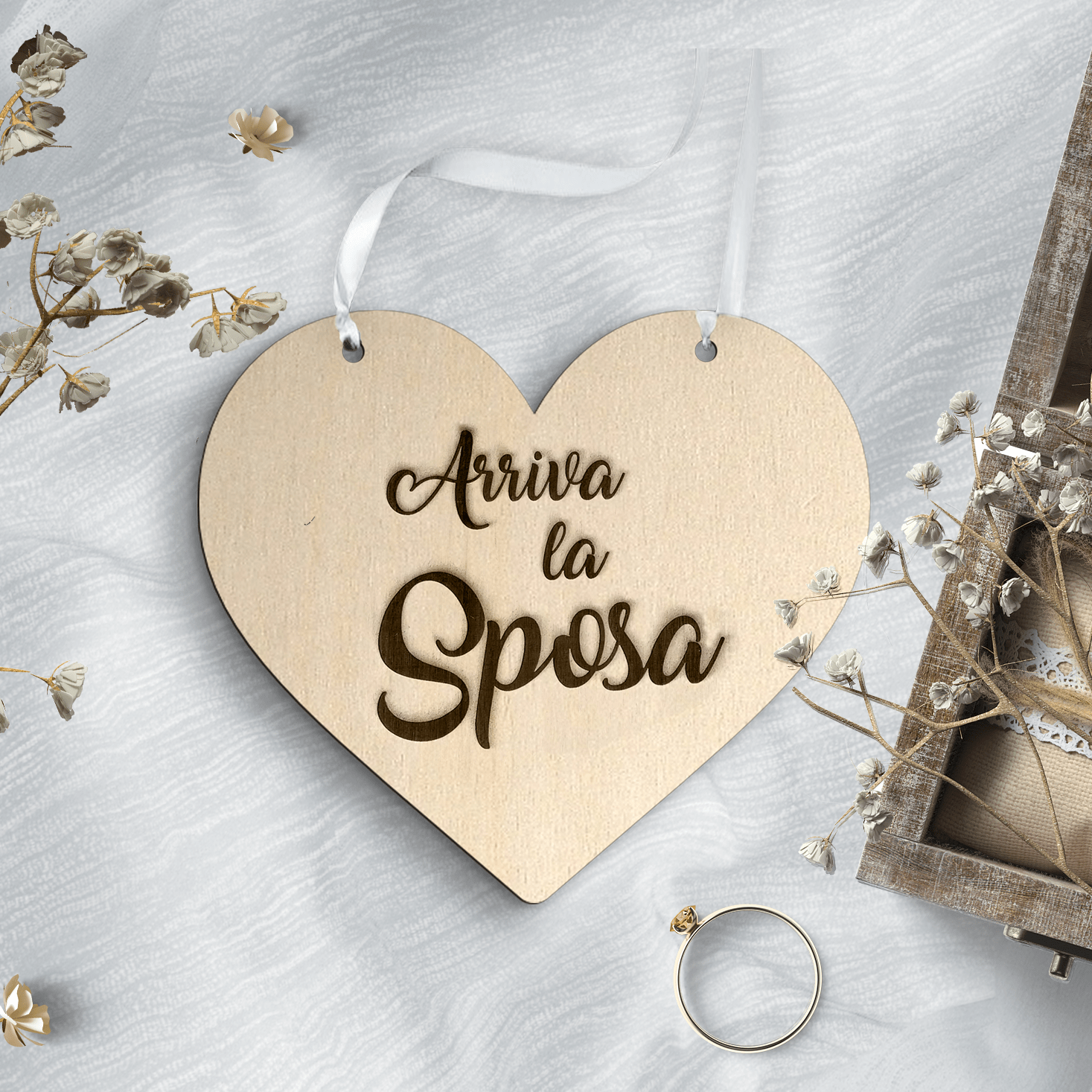 Targa cuore in legno Arriva la Sposa Idea's Cottage