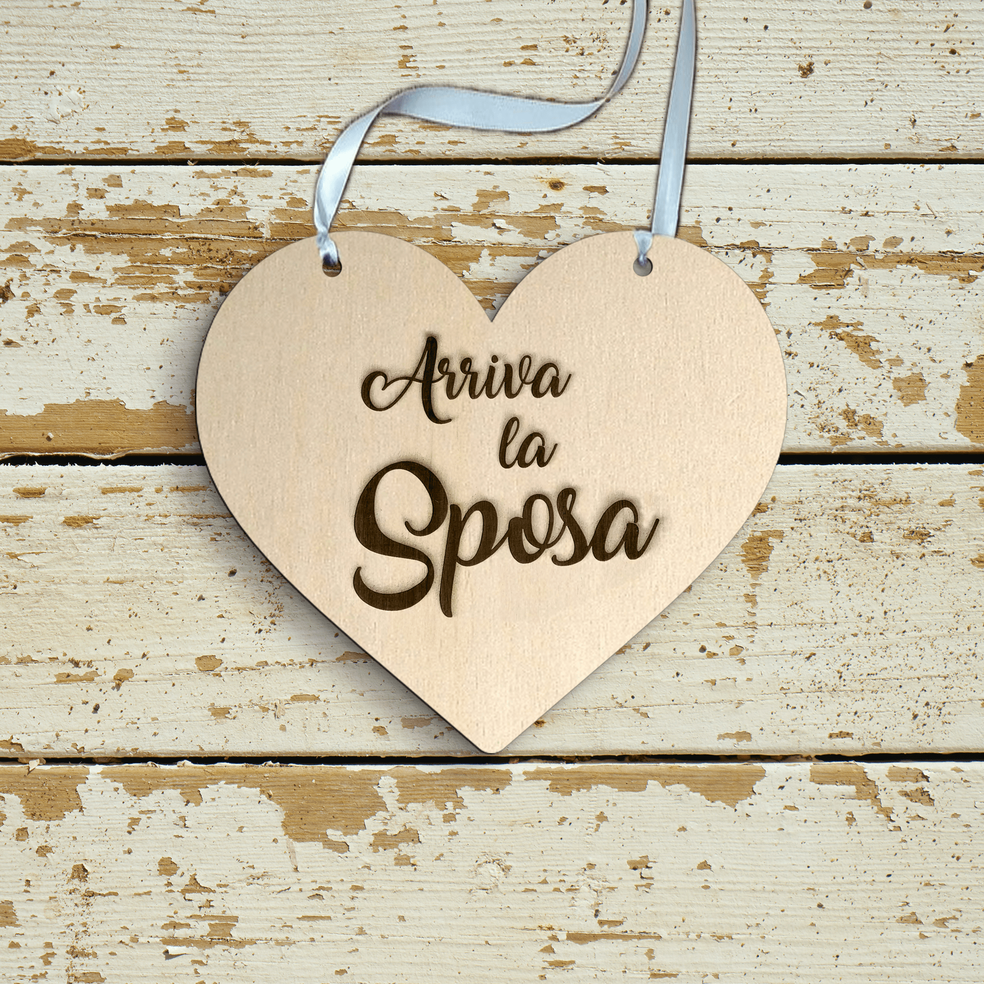 Targa cuore in legno Arriva la Sposa Idea's Cottage