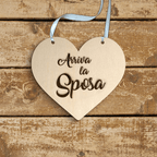 Targa cuore in legno Arriva la Sposa Idea's Cottage